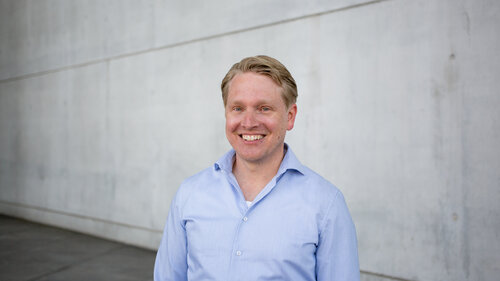 Porträtfoto von Dr. Christoph Hardt
